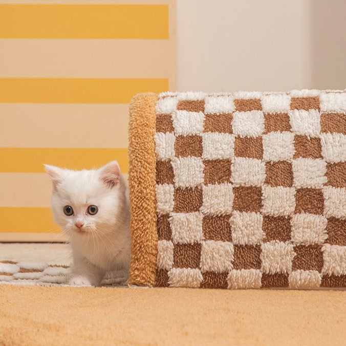 Versatile Pet Bed with Plush Plaid Tunnel